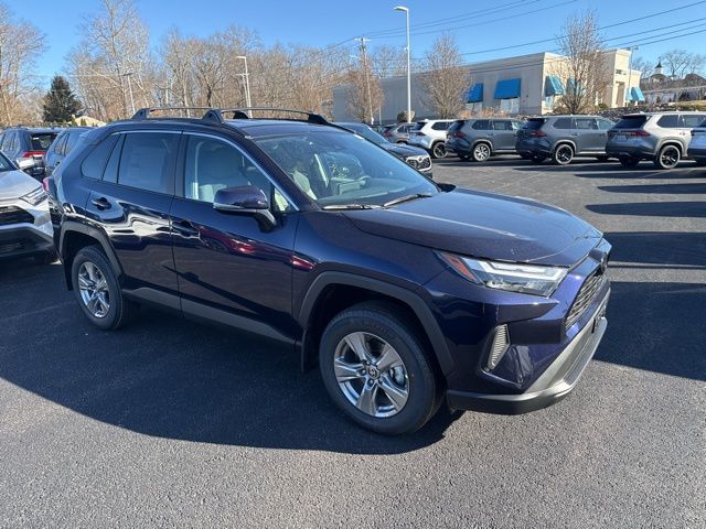 2025 Toyota RAV4 XLE's photo