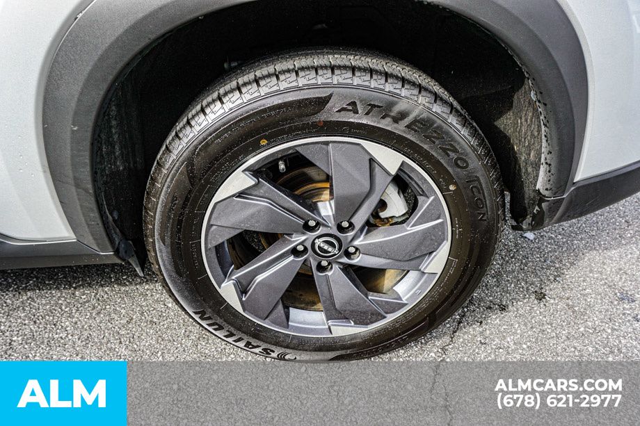 Used 2025 Silver Nissan SV image 16
