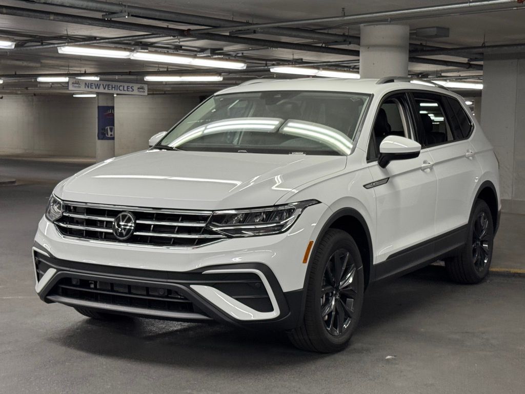 2024 Volkswagen Tiguan 2.0T SE 3