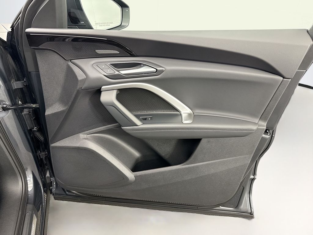 Thumbnail: 2025 Audi Q5 - 24