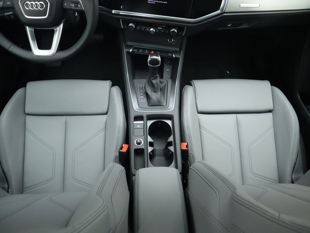 Thumbnail: 2025 Audi Q3 - 17