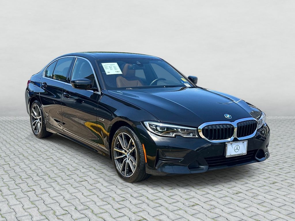 Thumbnail: 2022 BMW 3 Series - 3