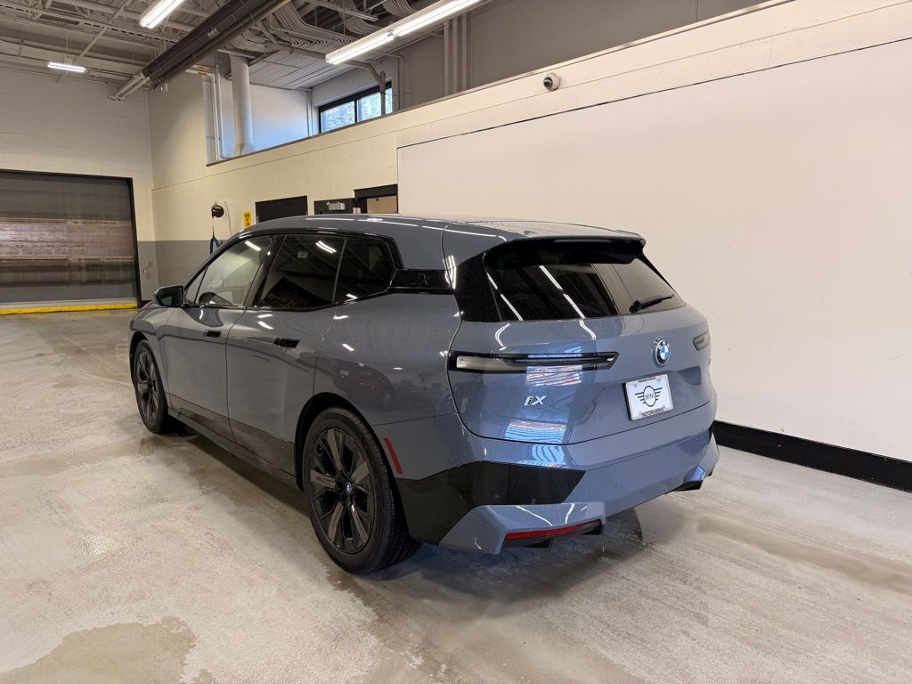 Thumbnail: 2023 BMW iX - 3