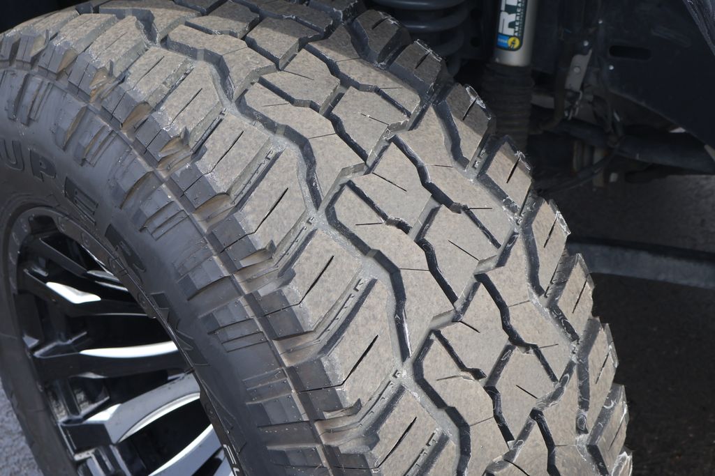 Thumbnail: 2020 Jeep Gladiator - 15