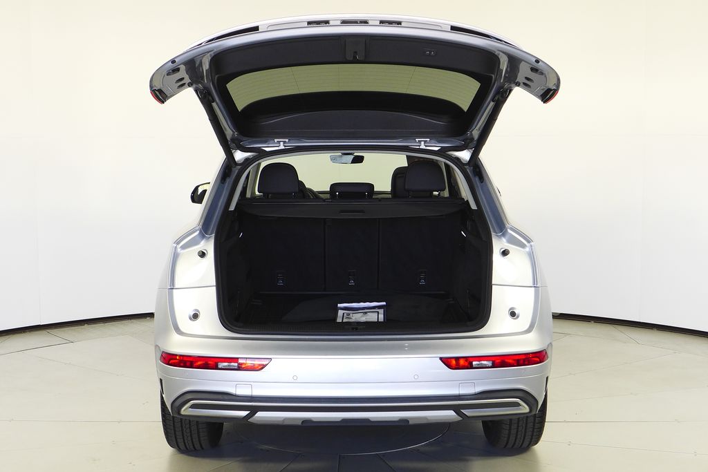 Thumbnail: 2021 Audi Q5 - 10