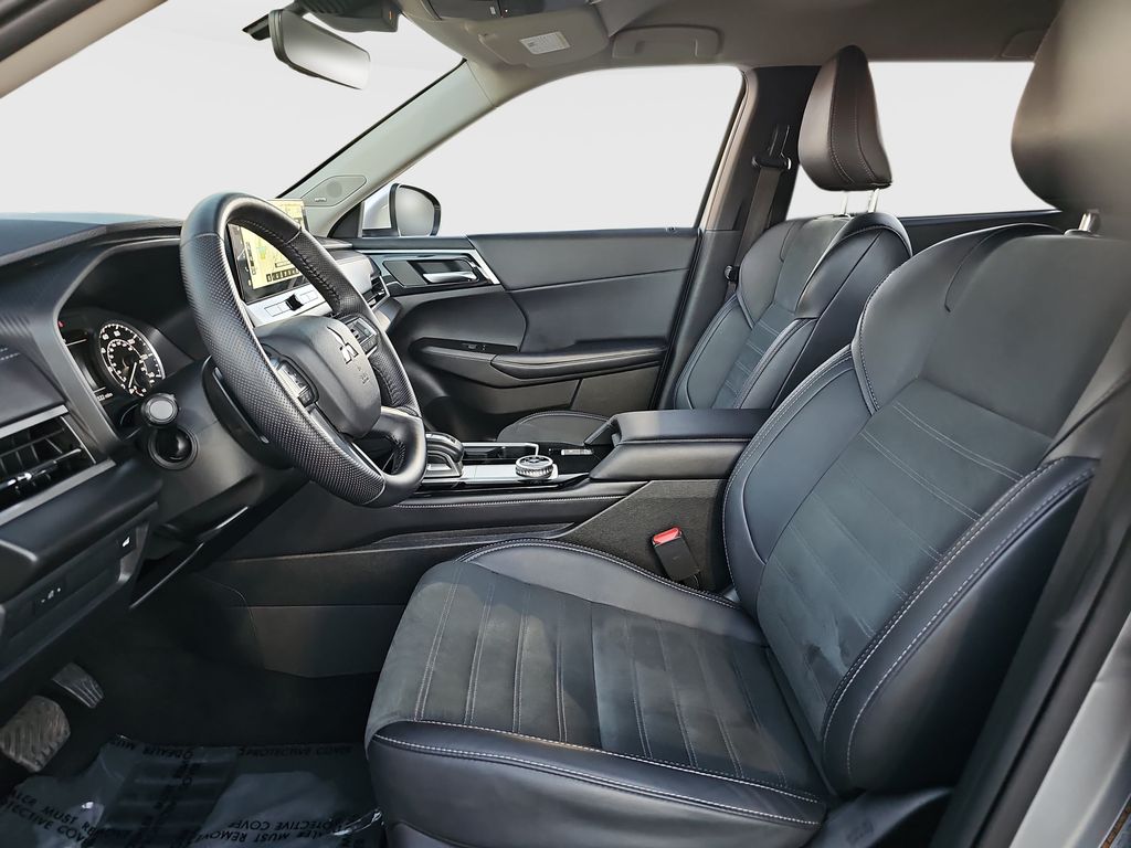 Used 2025 Mitsubishi Outlander SUV