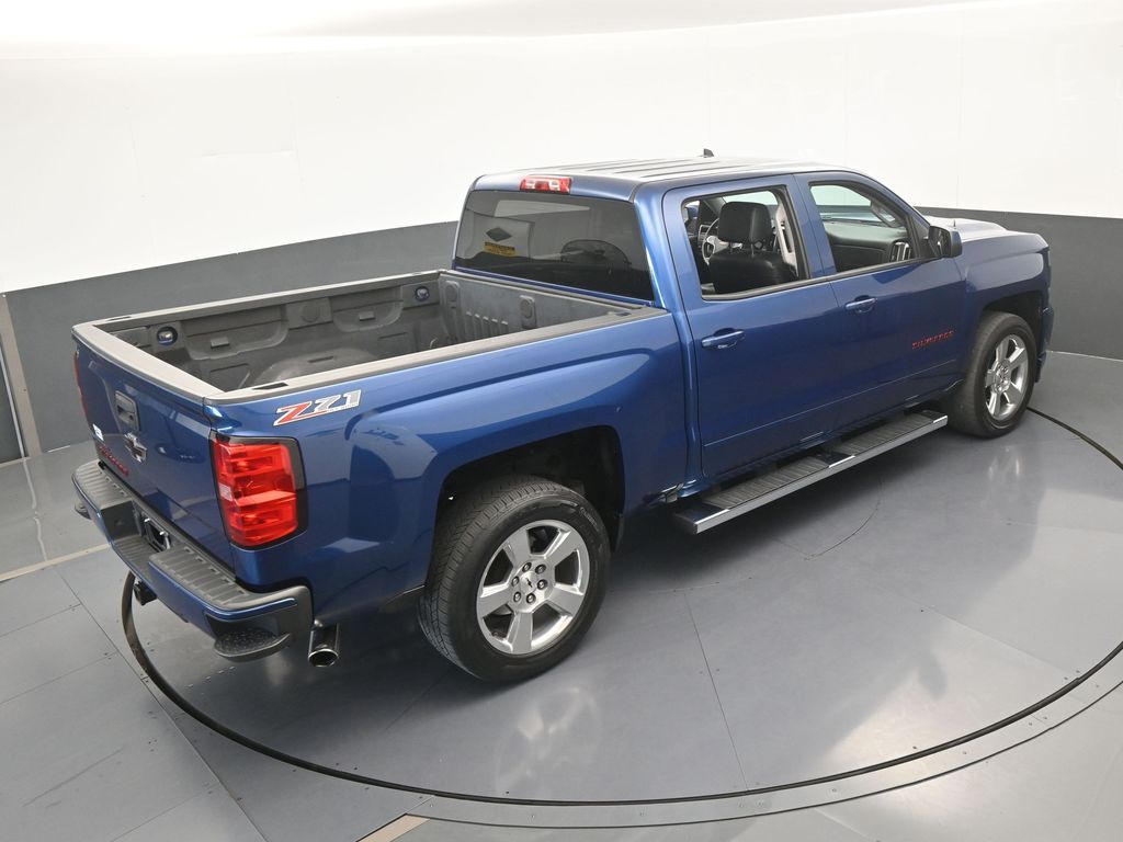 Used 2016 Deep Ocean Blue Metallic Chevrolet LT image 37