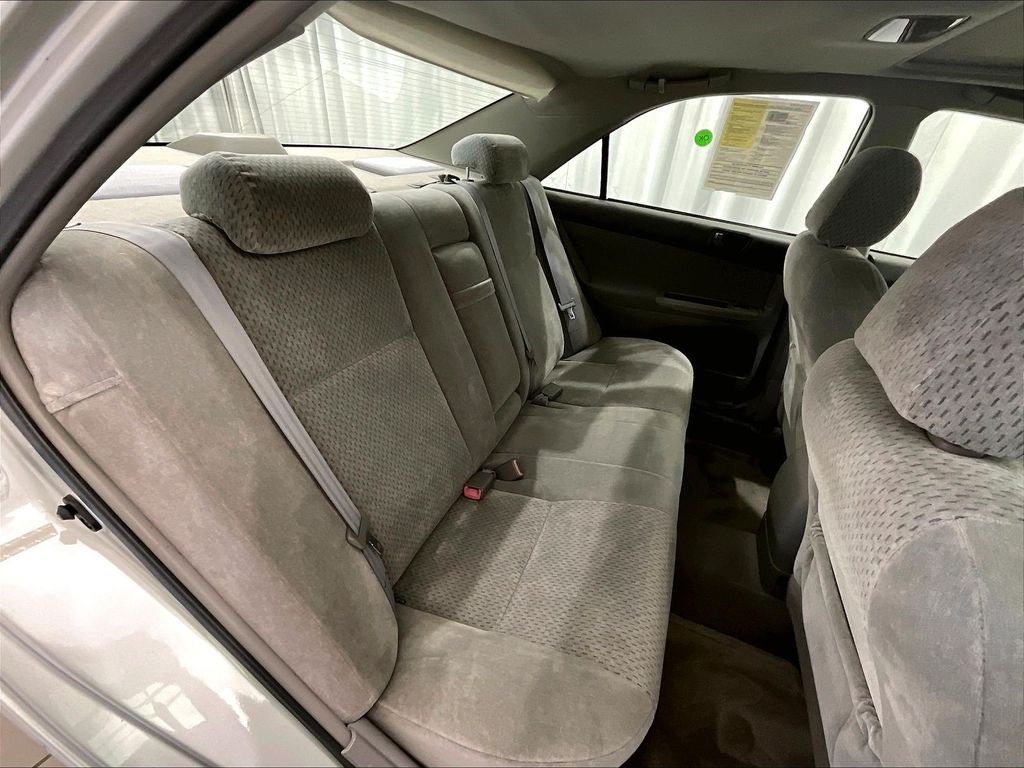 2004 Toyota Camry — photo 16