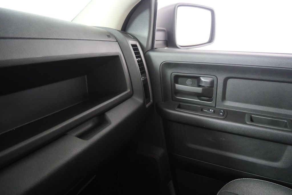 Thumbnail: 2022 RAM 1500 Classic - 30