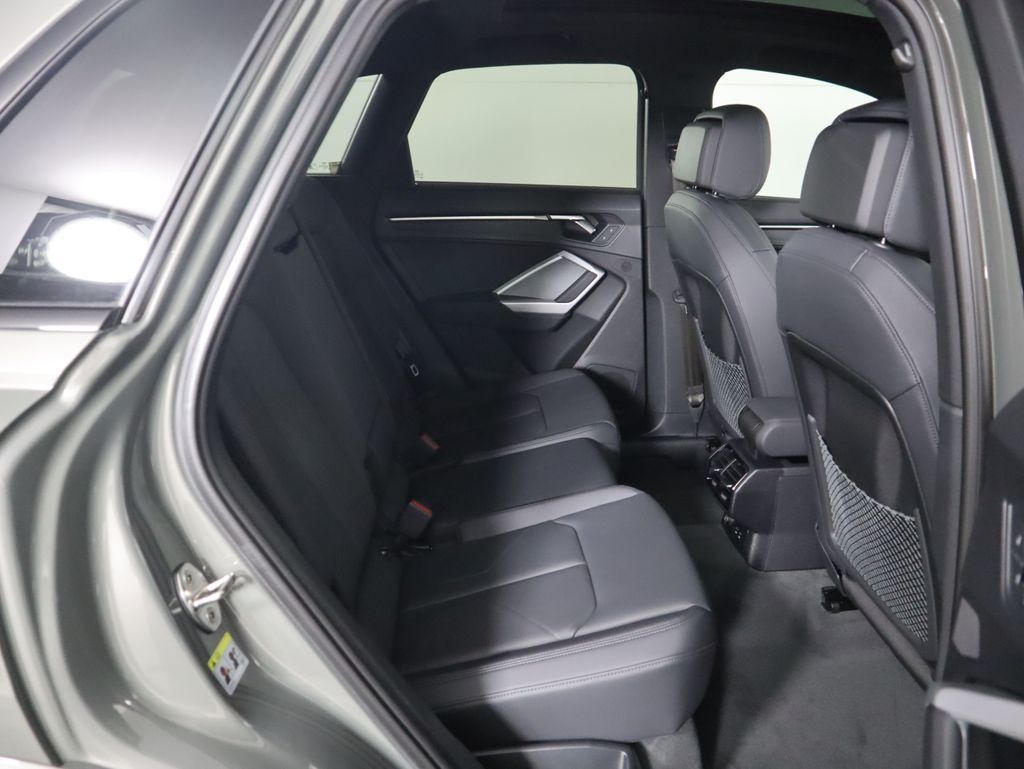 Thumbnail: 2025 Audi Q3 - 23