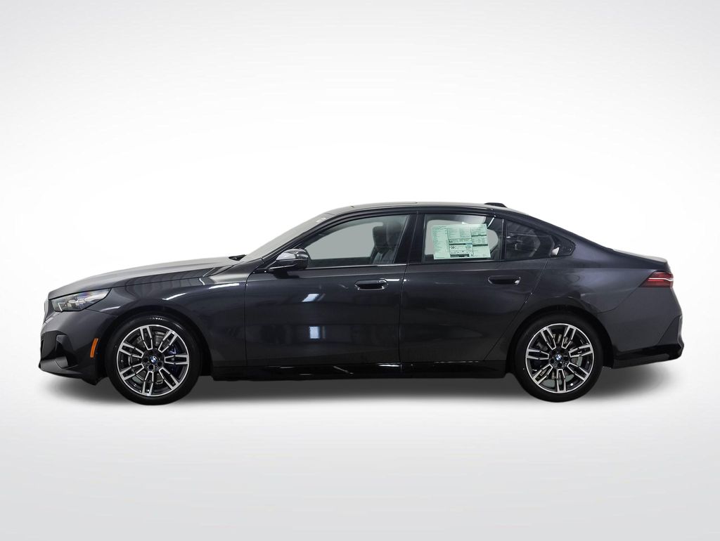 Thumbnail: 2027 BMW 5 Series - 2