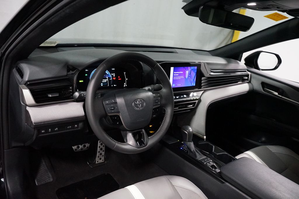 Thumbnail: 2025 Toyota Camry - 11