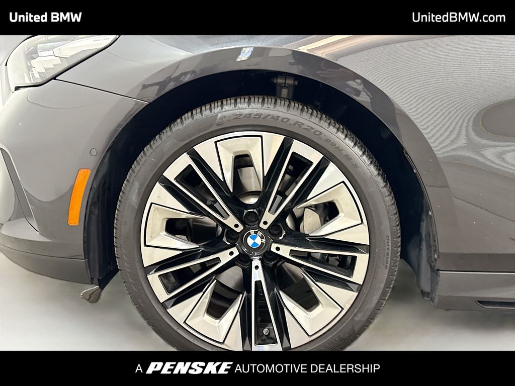 Thumbnail: 2024 BMW 5 Series - 2