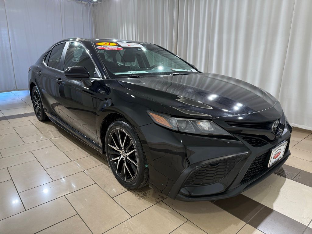 2021 Toyota Camry SE 7