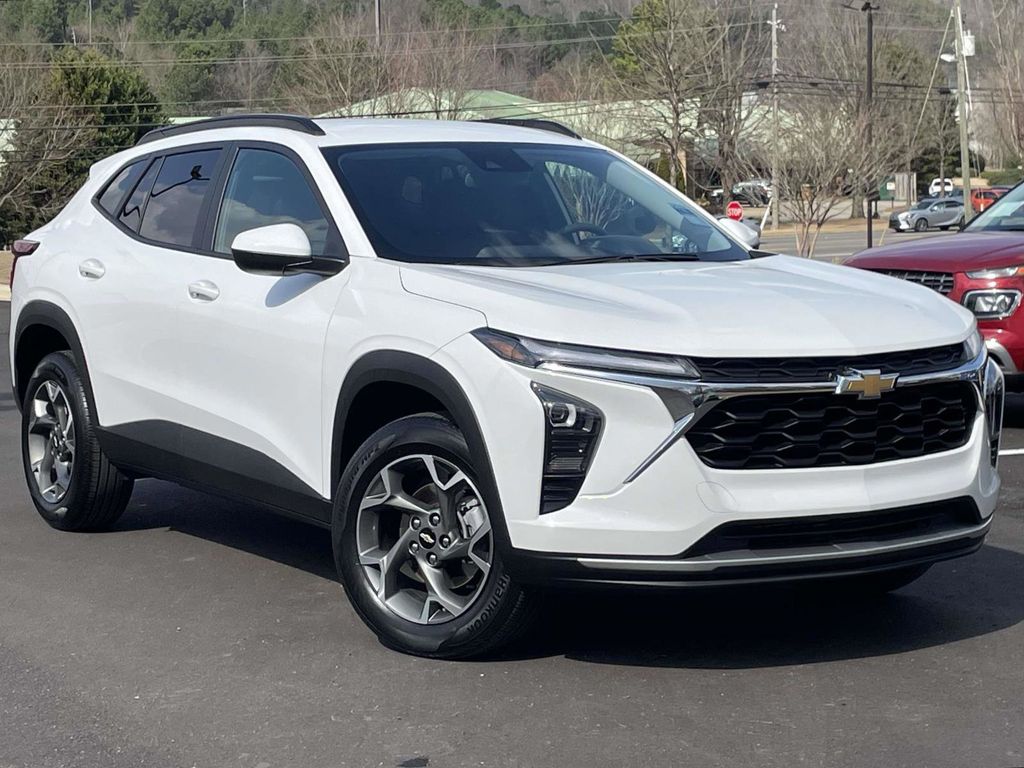 2025 Chevrolet Trax LT FWD