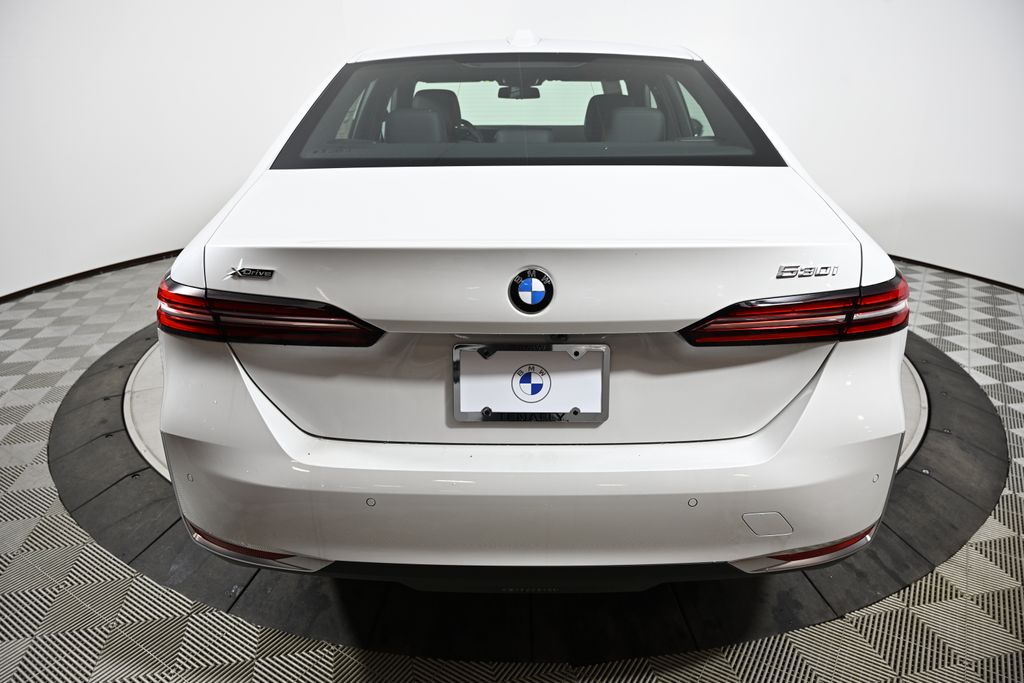 Thumbnail: 2026 BMW 5 Series - 4