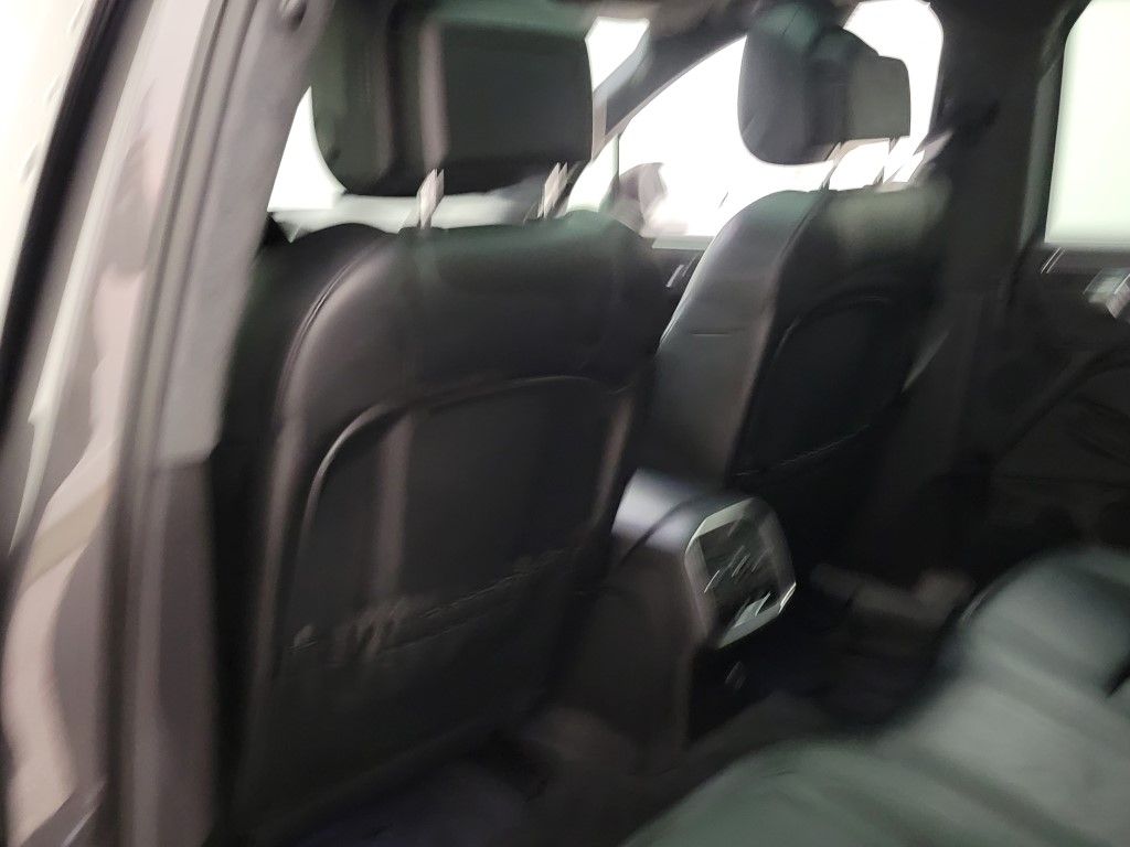 Thumbnail: 2015 Porsche Macan - 22