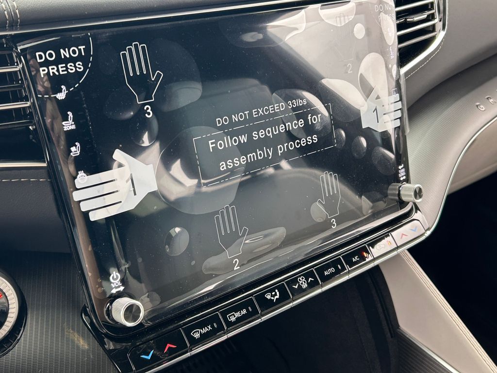 New 2026 Bright White Clearcoat Jeep Summit Obsidian image 27