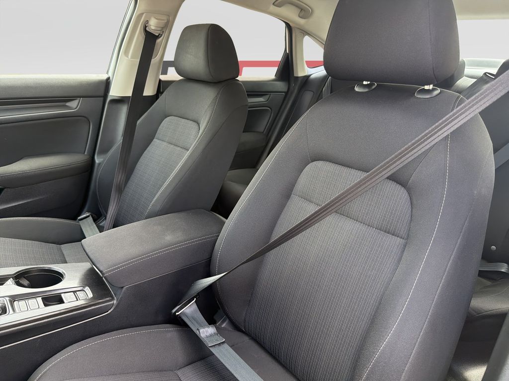 Used 2025 White Honda LX image 11