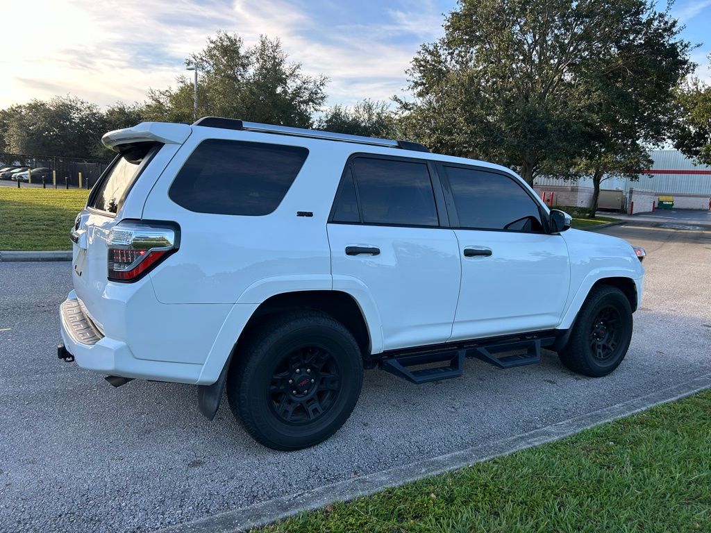 Thumbnail: 2022 Toyota 4Runner - 5