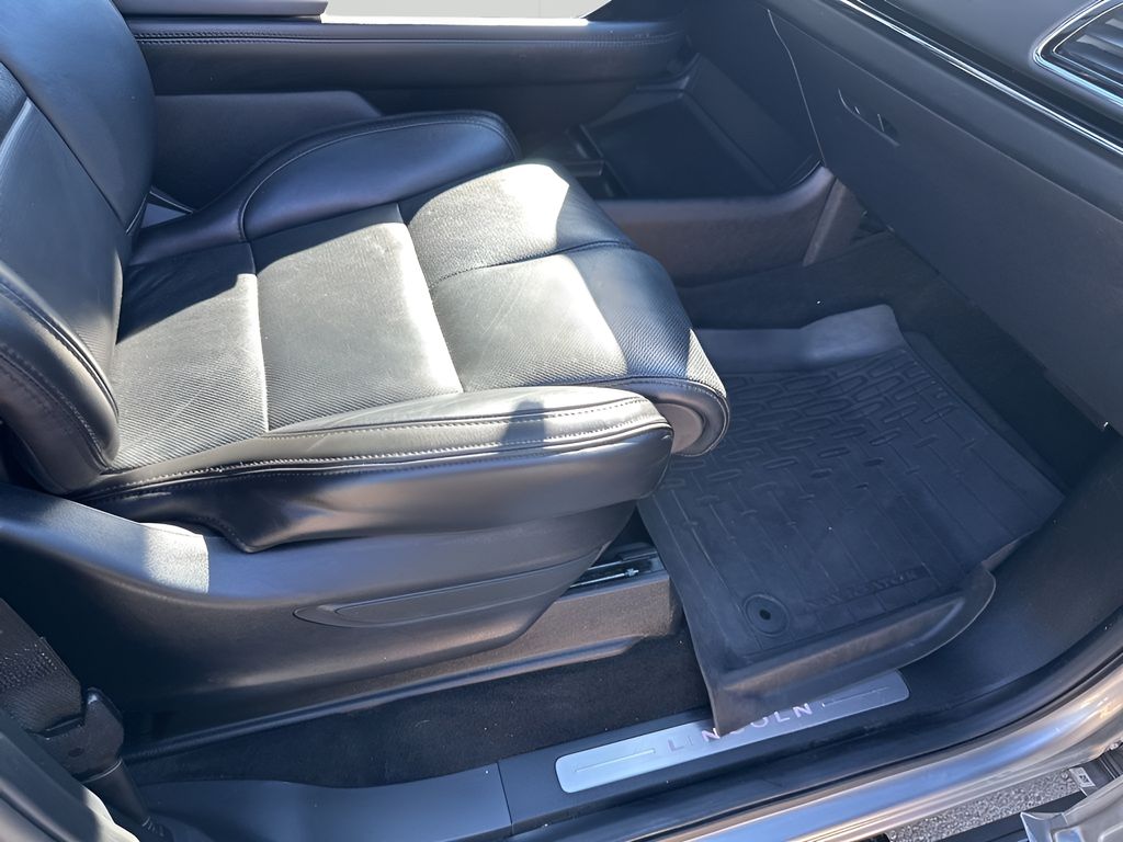 Used Car 2021 Lincoln Navigator  Reserve For Sale Under $50,000 In Austin, Texas