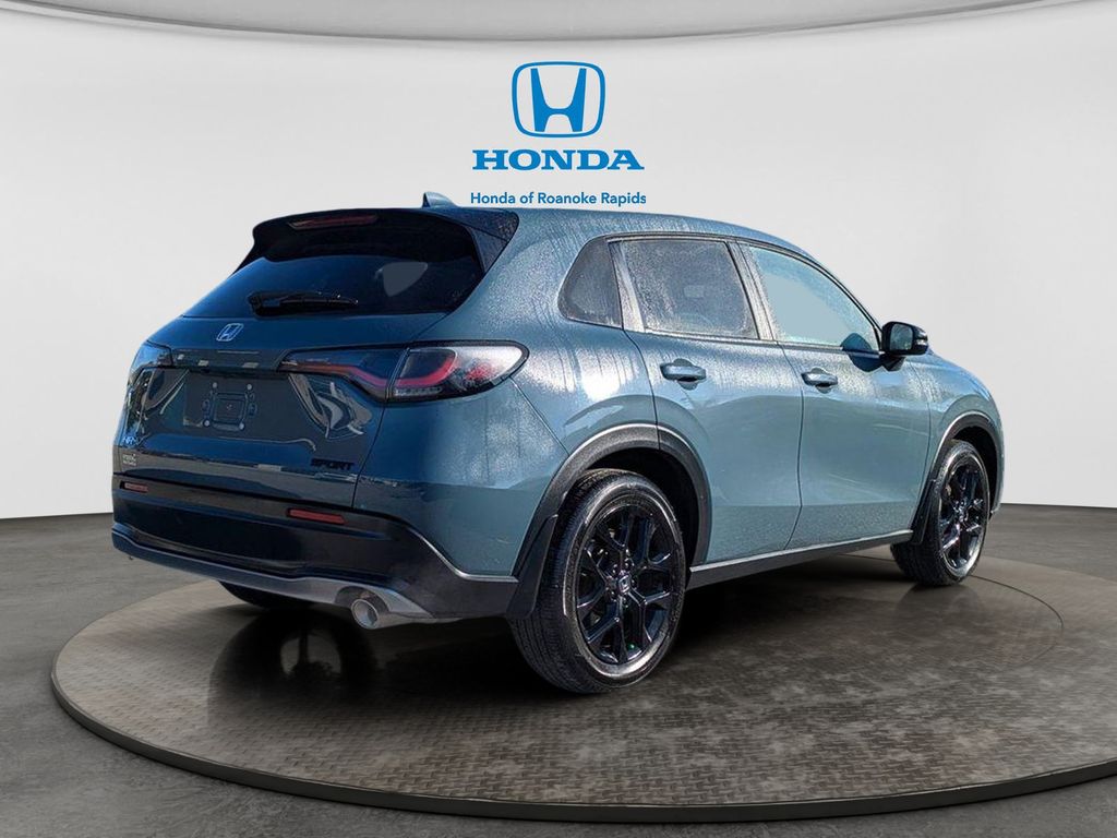 View vehicle photo 4