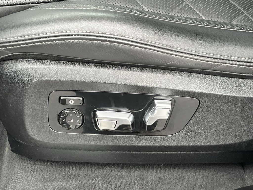 Thumbnail: 2023 BMW X5 - 12