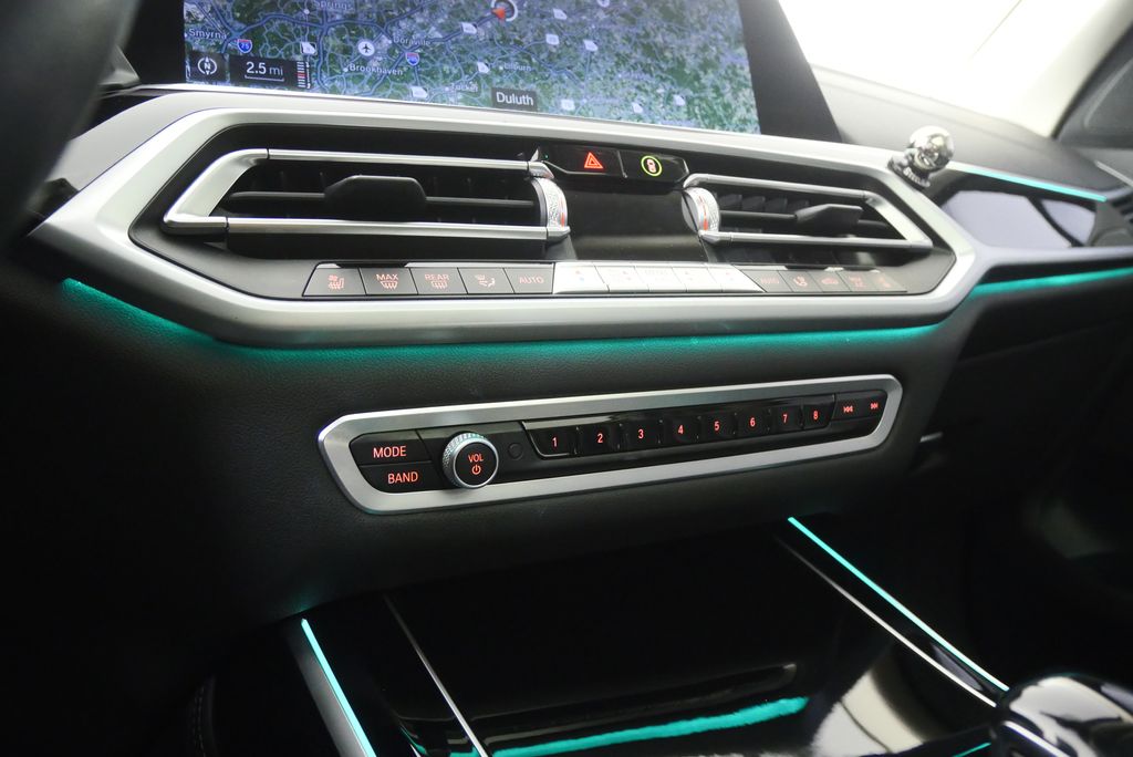 Thumbnail: 2021 BMW X7 - 27