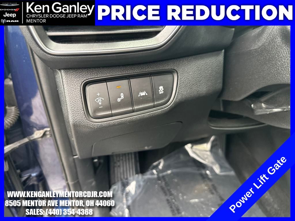 2019 Hyundai Santa Fe SE photo