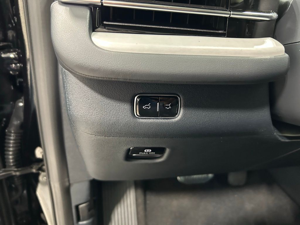 new 2026 Lincoln Navigator L car, priced at $108,402