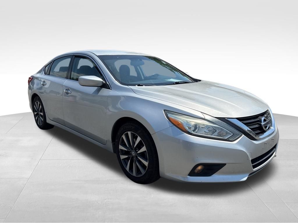 Used 2017 Silver Nissan 2.5 SV image 8