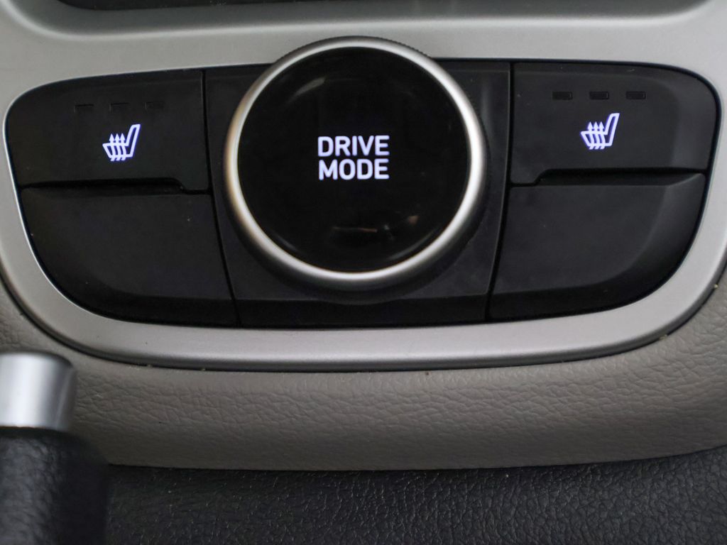 Used 2026 White Hyundai SEL image 38