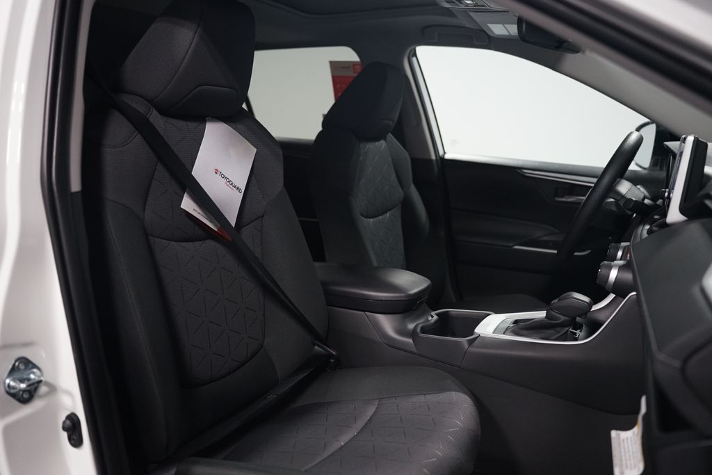 Thumbnail: 2025 Toyota RAV4 - 15