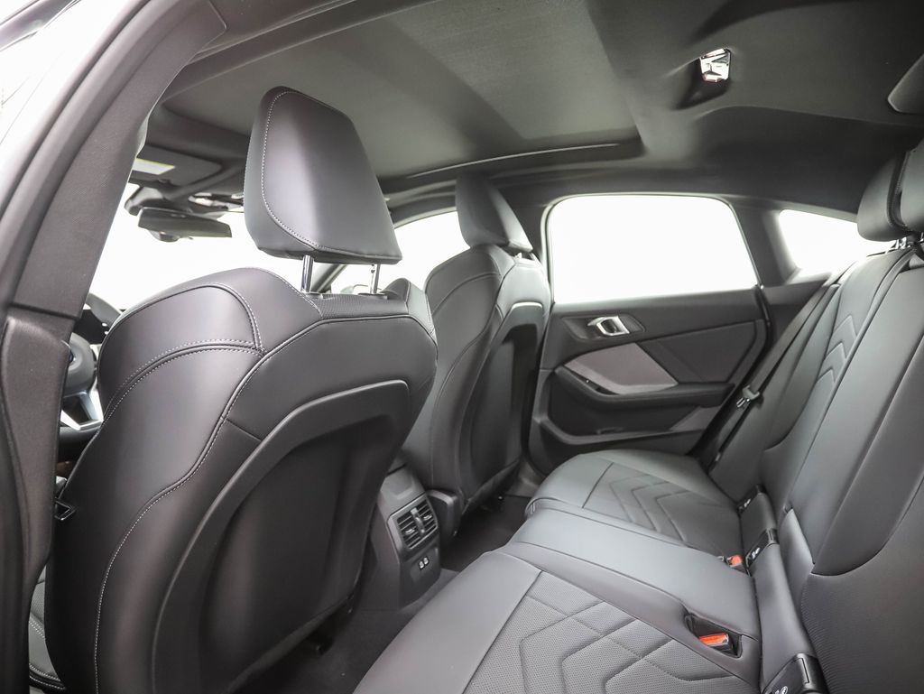 Thumbnail: 2025 BMW 2 Series - 19