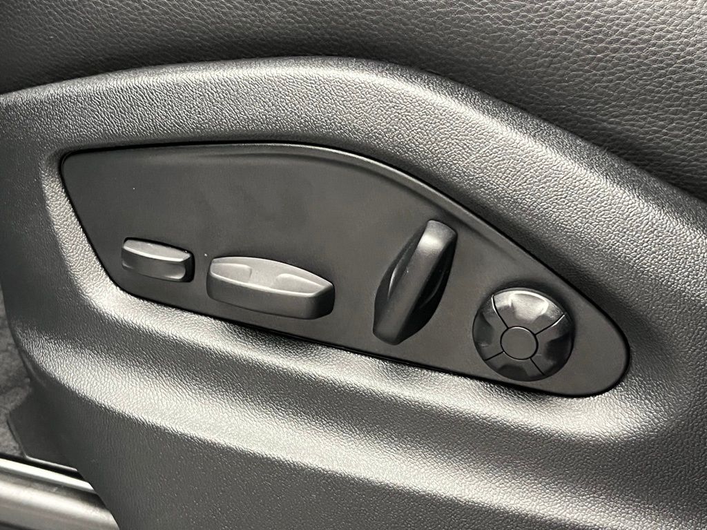 Thumbnail: 2025 Porsche Cayenne - 25