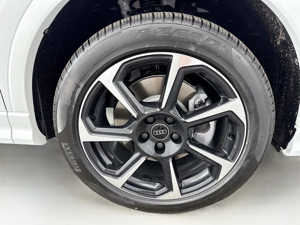 Thumbnail: 2025 Audi Q3 - 32