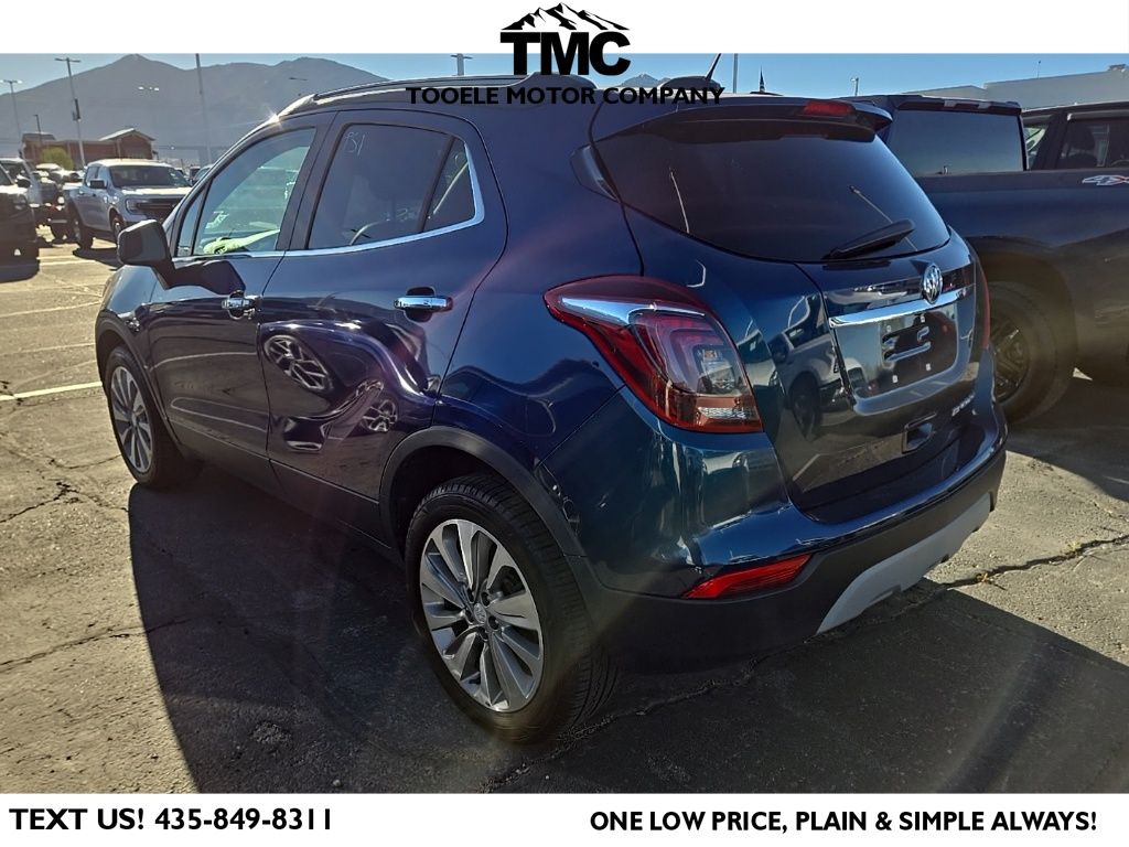 Used 2020 Blue Buick Preferred image 4