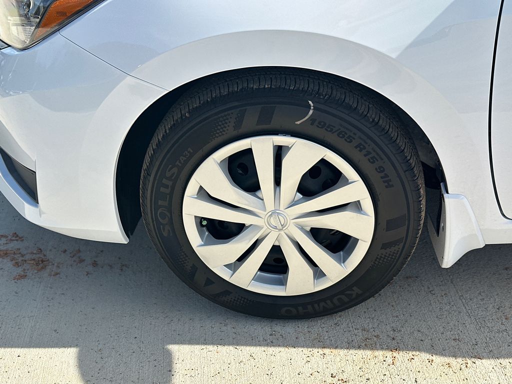 Used 2025 White Nissan 1.6 S image 11