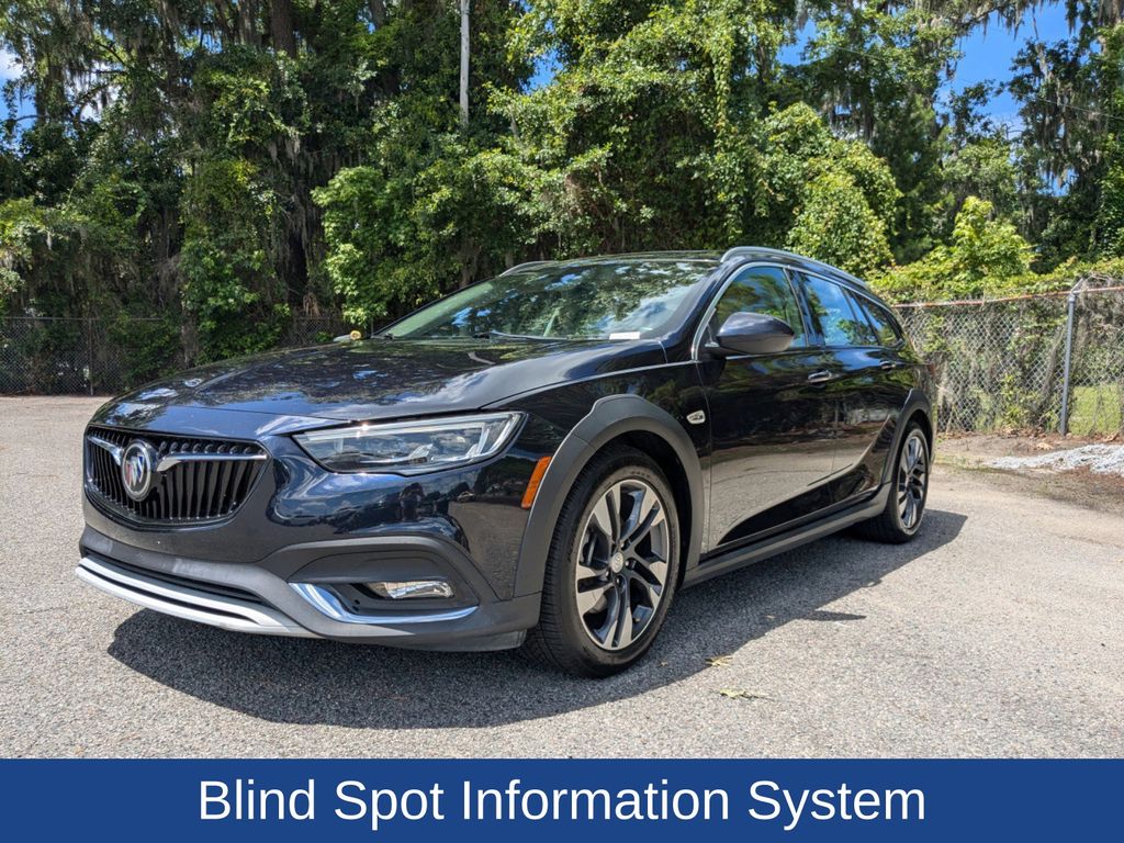 2018 Buick Regal TourX Essence