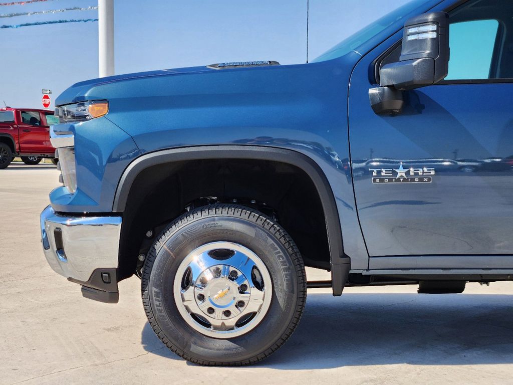 2025 Chevrolet Silverado 3500HD LT 6