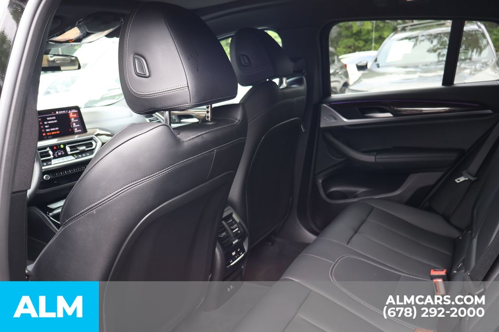 Used 2025 Black BMW xDrive30i image 19