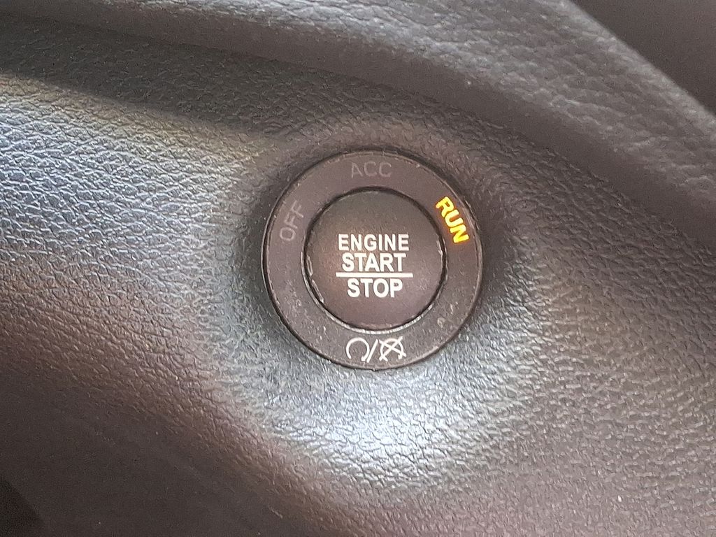 Thumbnail: 2020 Jeep Cherokee - 24