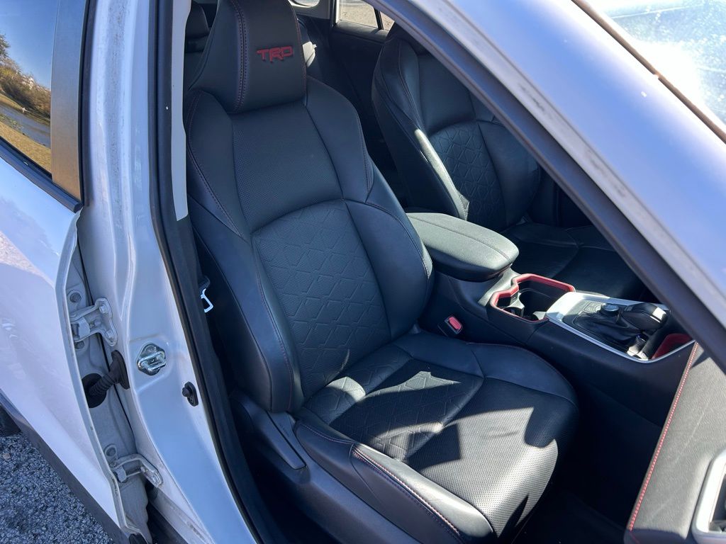 Thumbnail: 2020 Toyota RAV4 - 15