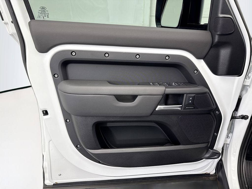 Thumbnail: 2025 Land Rover Defender - 23