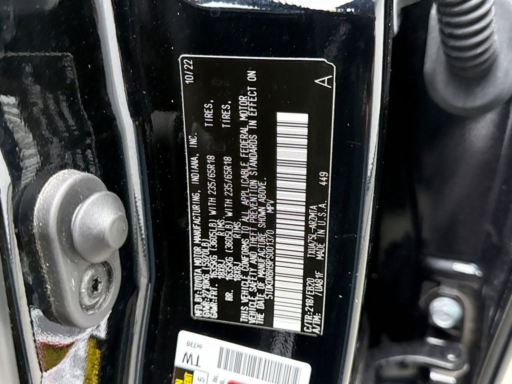 Thumbnail: 2023 Toyota Highlander - 27