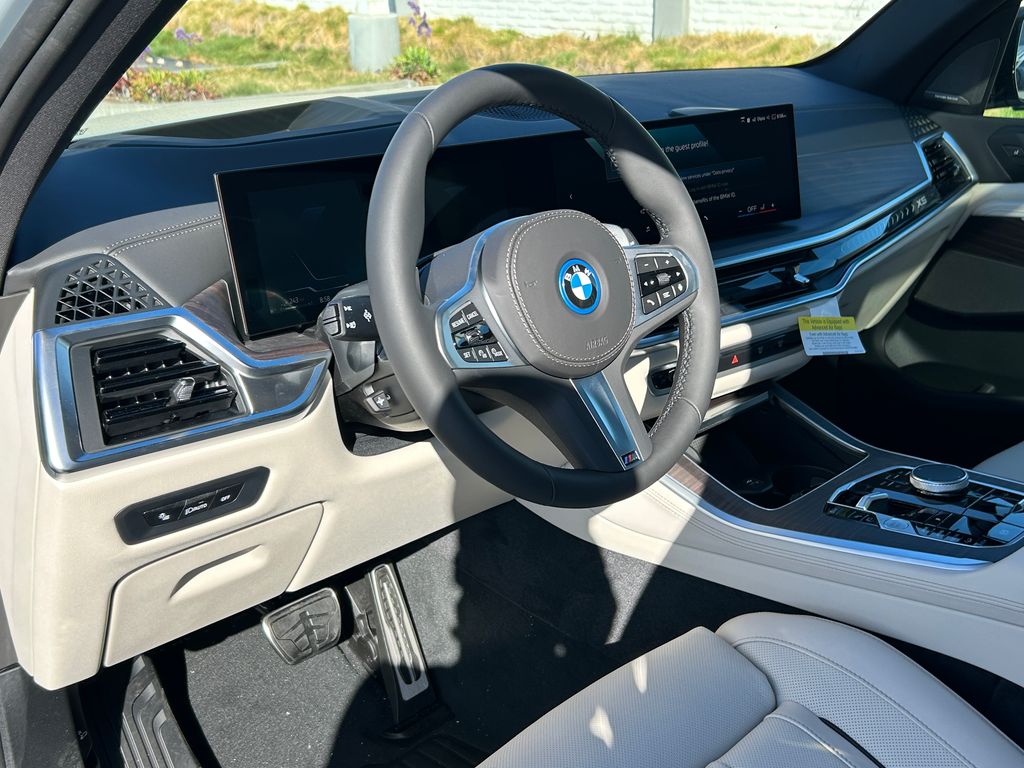 2026 BMW X5 xDrive50e 13