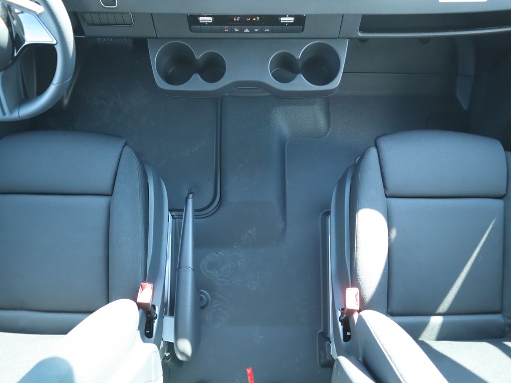 2025 Mercedes-Benz Sprinter 2500 18