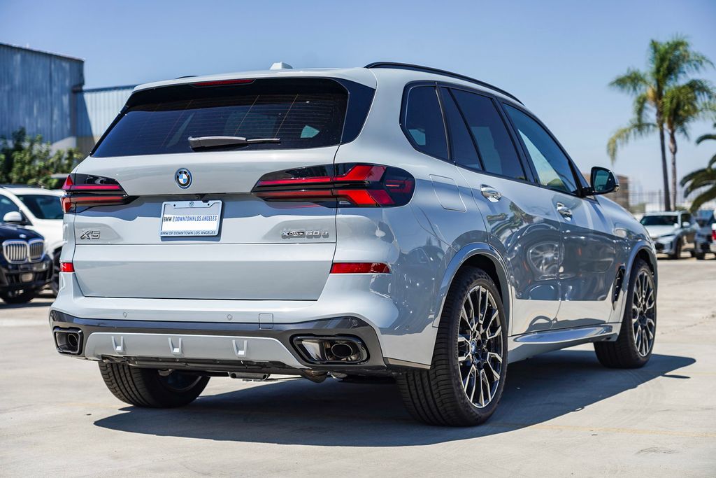 2025 BMW X5 xDrive50e 8