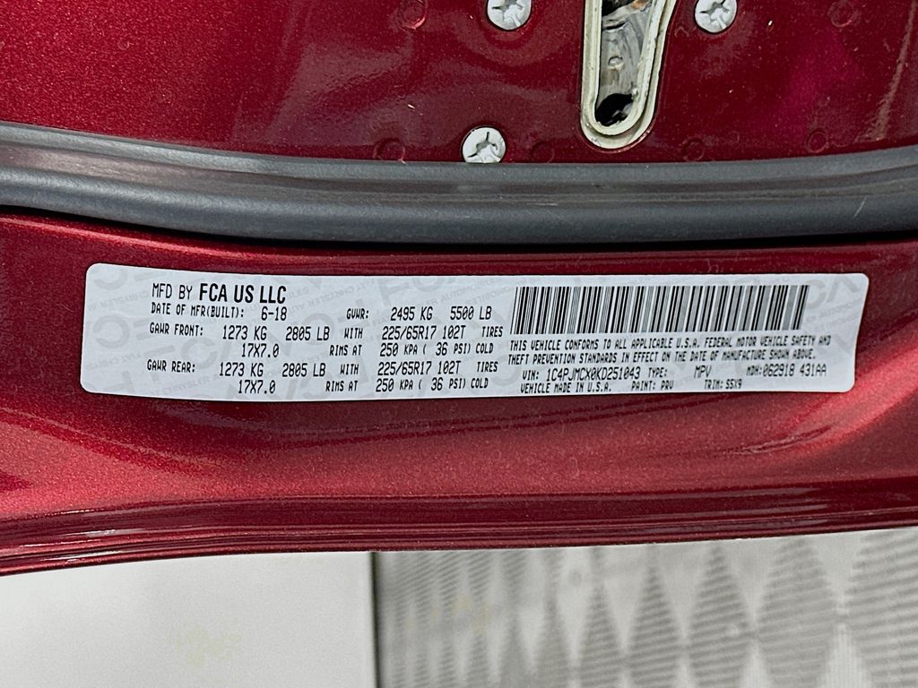 Used 2019 Red Jeep Latitude image 37