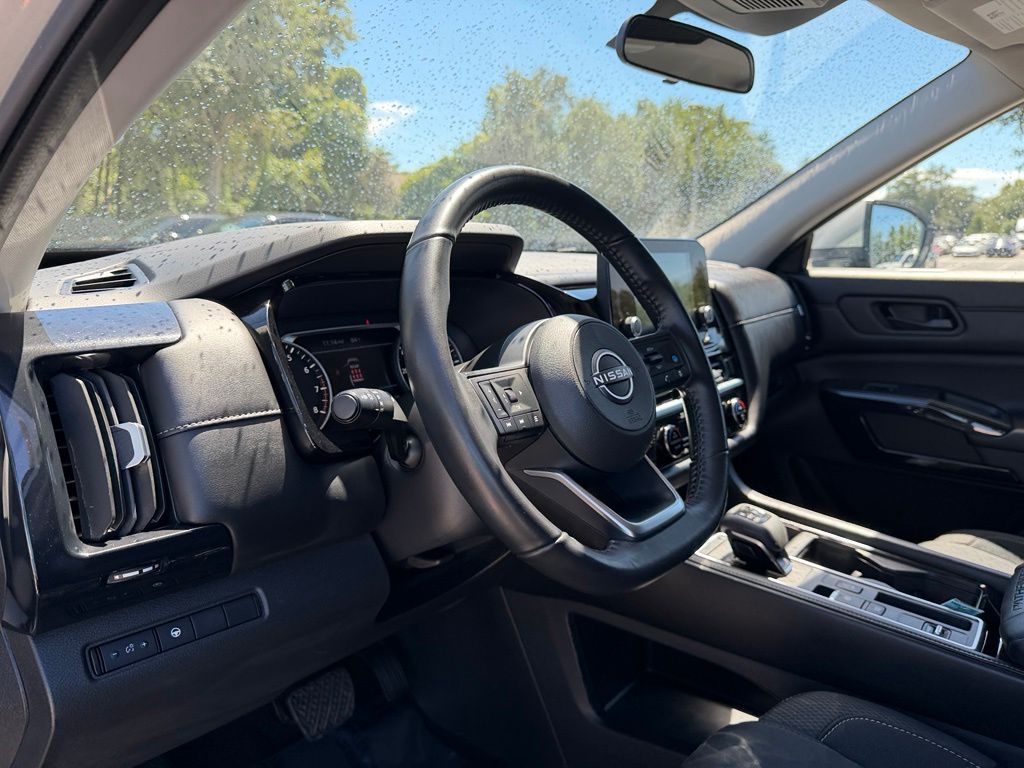 Used 2024 Nissan Pathfinder SUV
